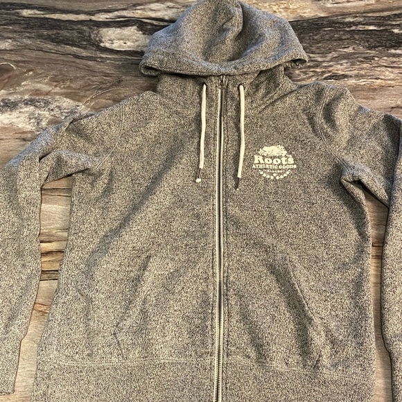 Aritiza Sweaters - Picture 7 of 7